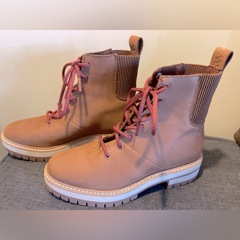 Toms Frankie boot with red laces. Size 5 brand new